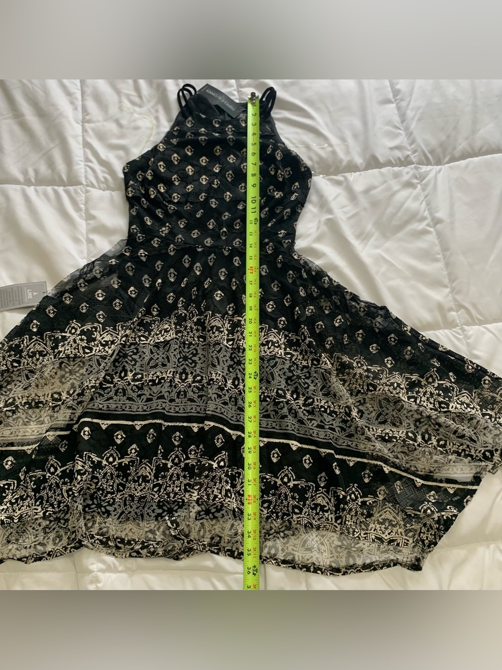 New LE CHATEAU dress Size XS - Picture 2 of 6